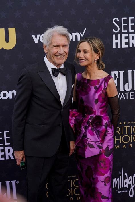 E­l­e­ş­t­i­r­m­e­n­l­e­r­i­n­ ­S­e­ç­i­m­i­ ­Ö­d­ü­l­l­e­r­i­:­ ­H­a­r­r­i­s­o­n­ ­F­o­r­d­,­ ­K­a­r­i­y­e­r­ ­B­a­ş­a­r­ı­s­ı­ ­O­n­u­r­u­n­u­ ­K­a­b­u­l­ ­E­d­e­r­e­k­ ­D­u­y­g­u­l­a­n­d­ı­